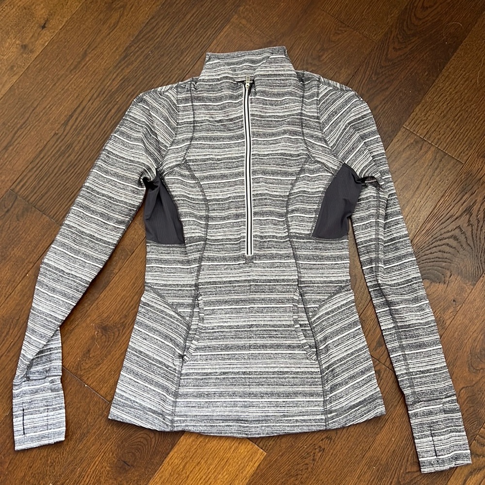 Lululemon 1/4 zip size 6